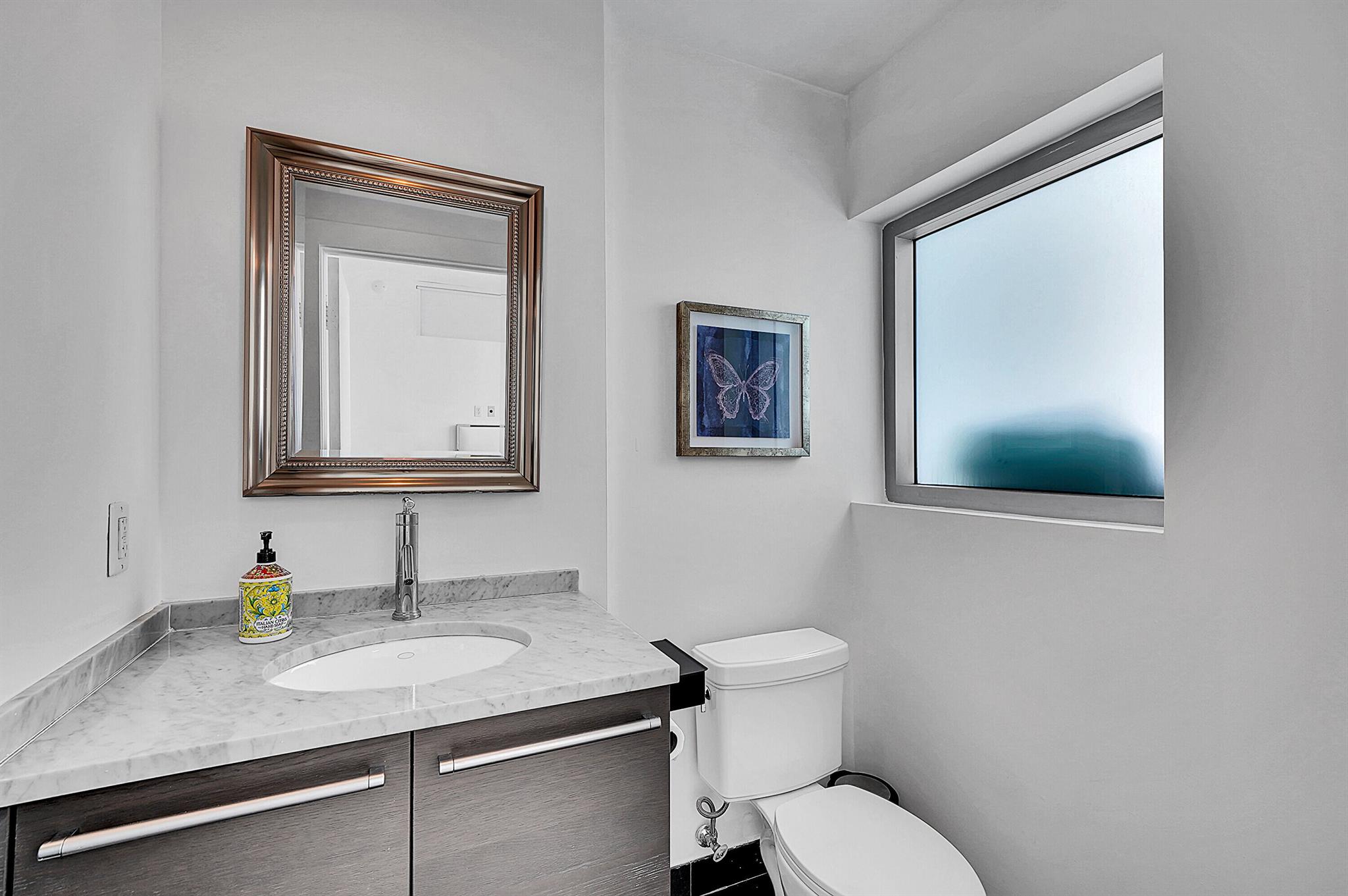 900 Biscayne Boulevard #4812, Miami FL 33132