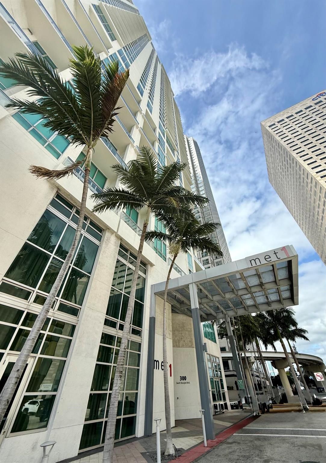 300 S Biscayne Boulevard #T-2209, Miami FL 33131