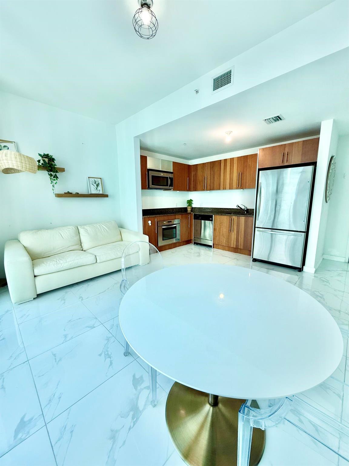 300 S Biscayne Boulevard #T-2209, Miami FL 33131