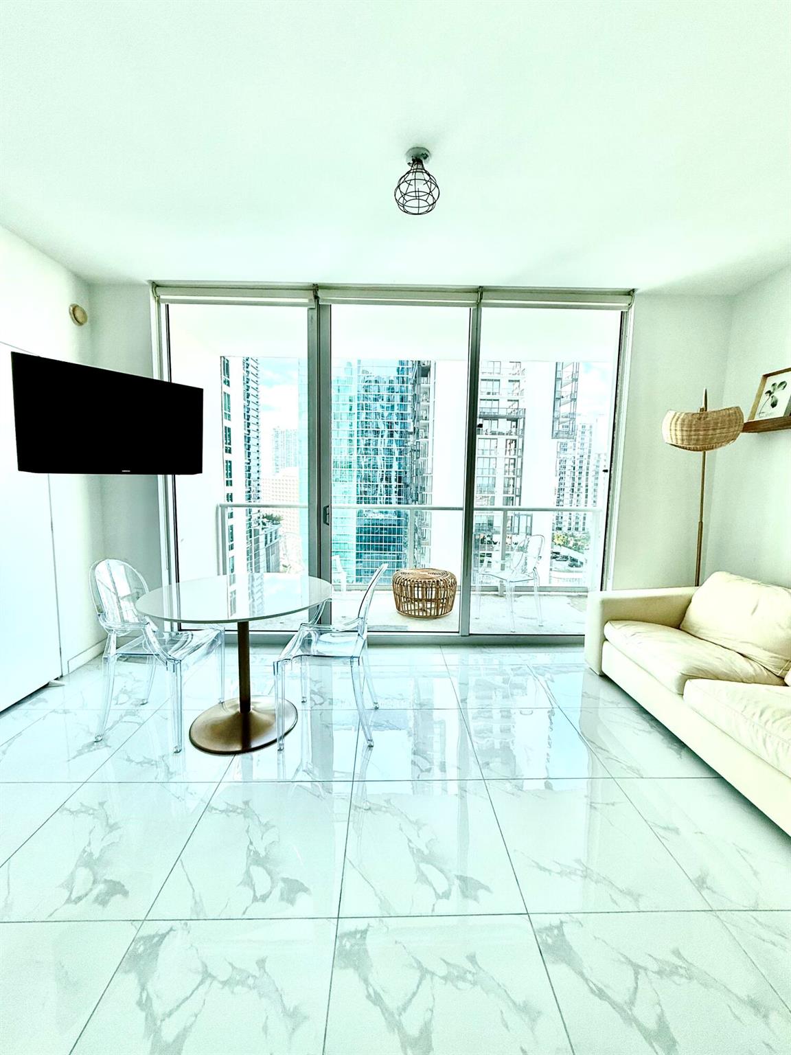 300 S Biscayne Boulevard #T-2209, Miami FL 33131