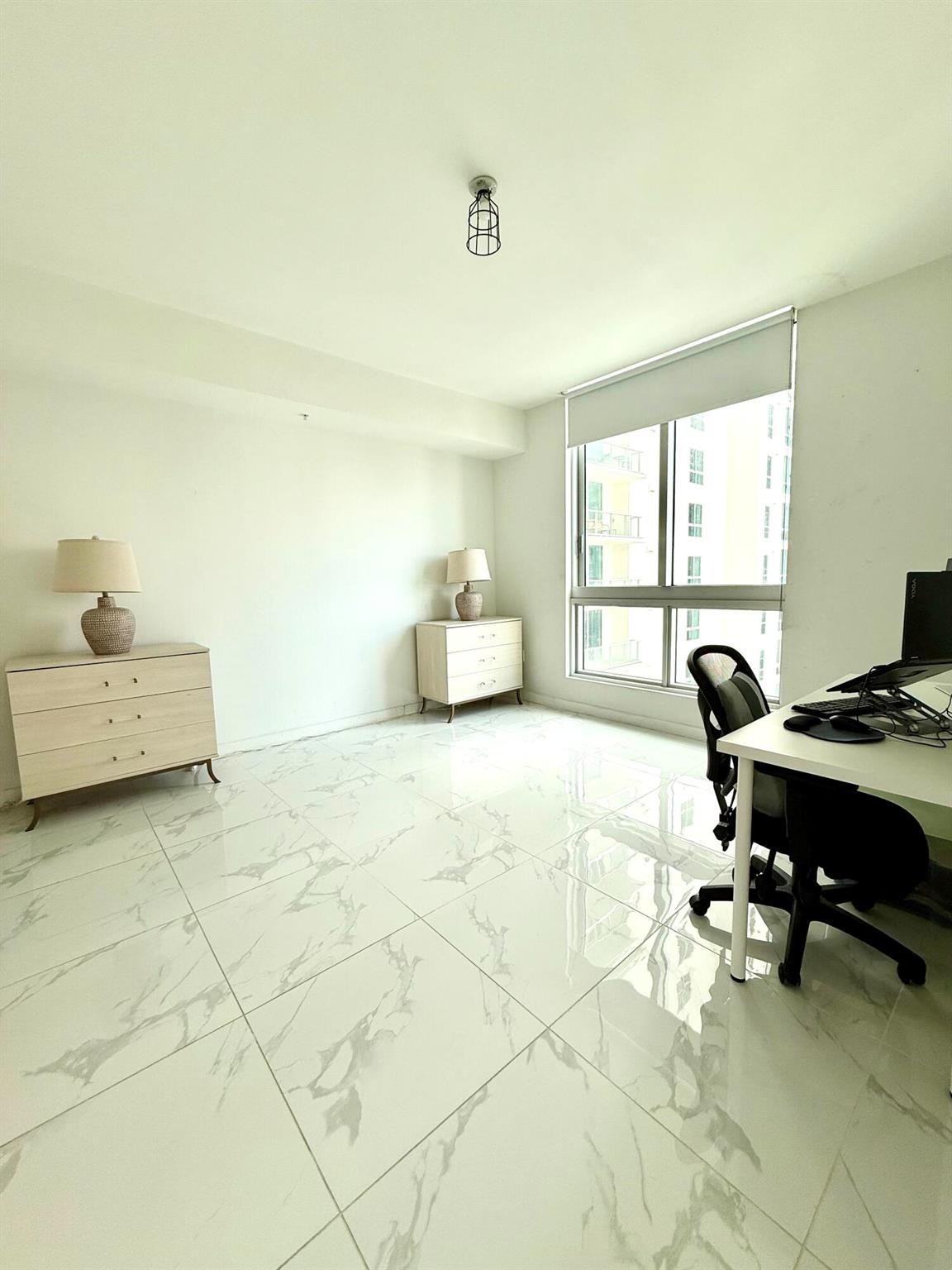 300 S Biscayne Boulevard #T-2209, Miami FL 33131