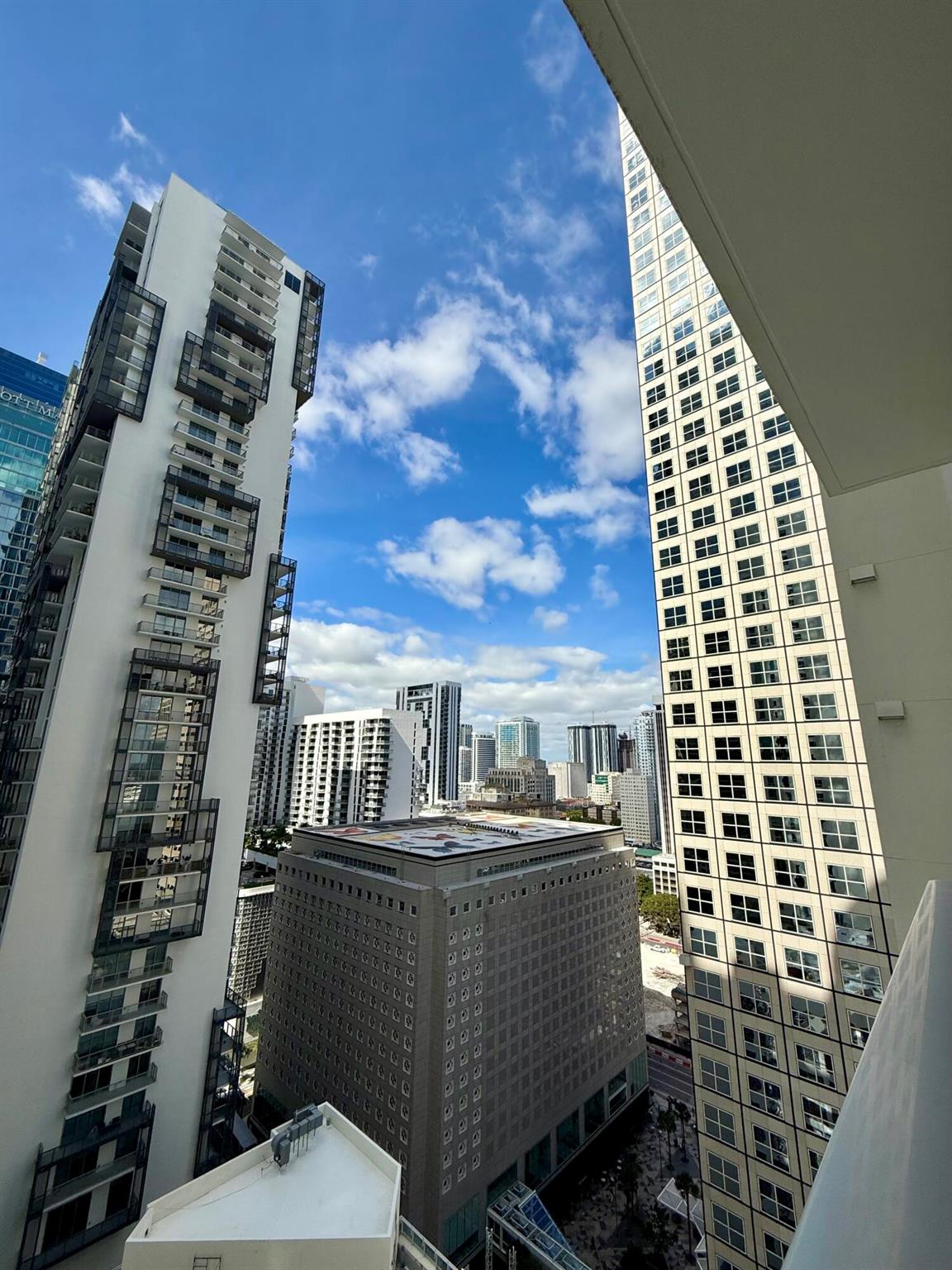 300 S Biscayne Boulevard #T-2209, Miami FL 33131