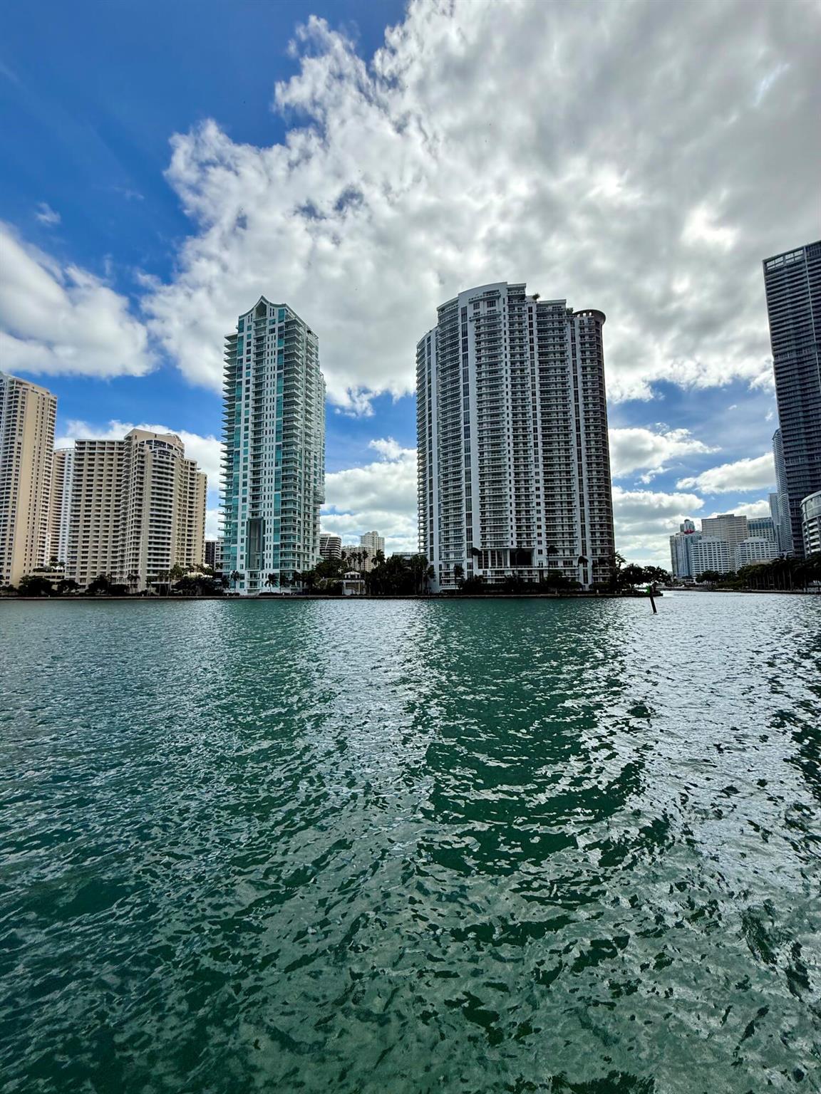 300 S Biscayne Boulevard #T-2209, Miami FL 33131