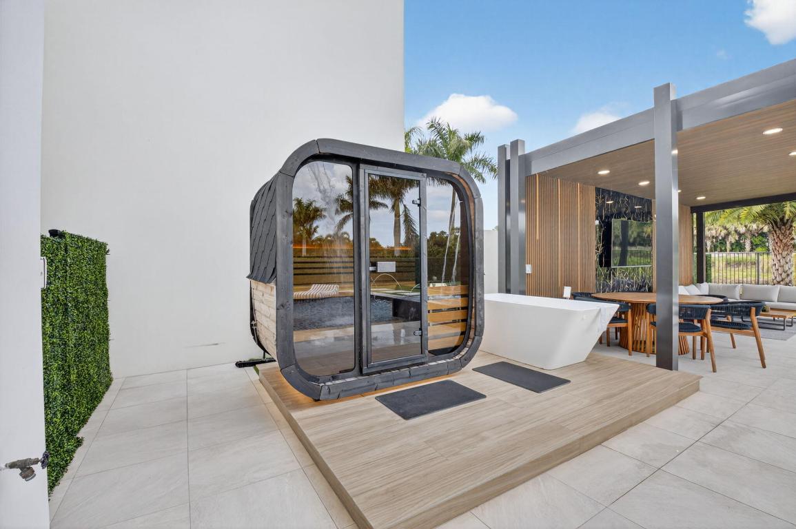 9083 Benedetta, Boca Raton FL 33496