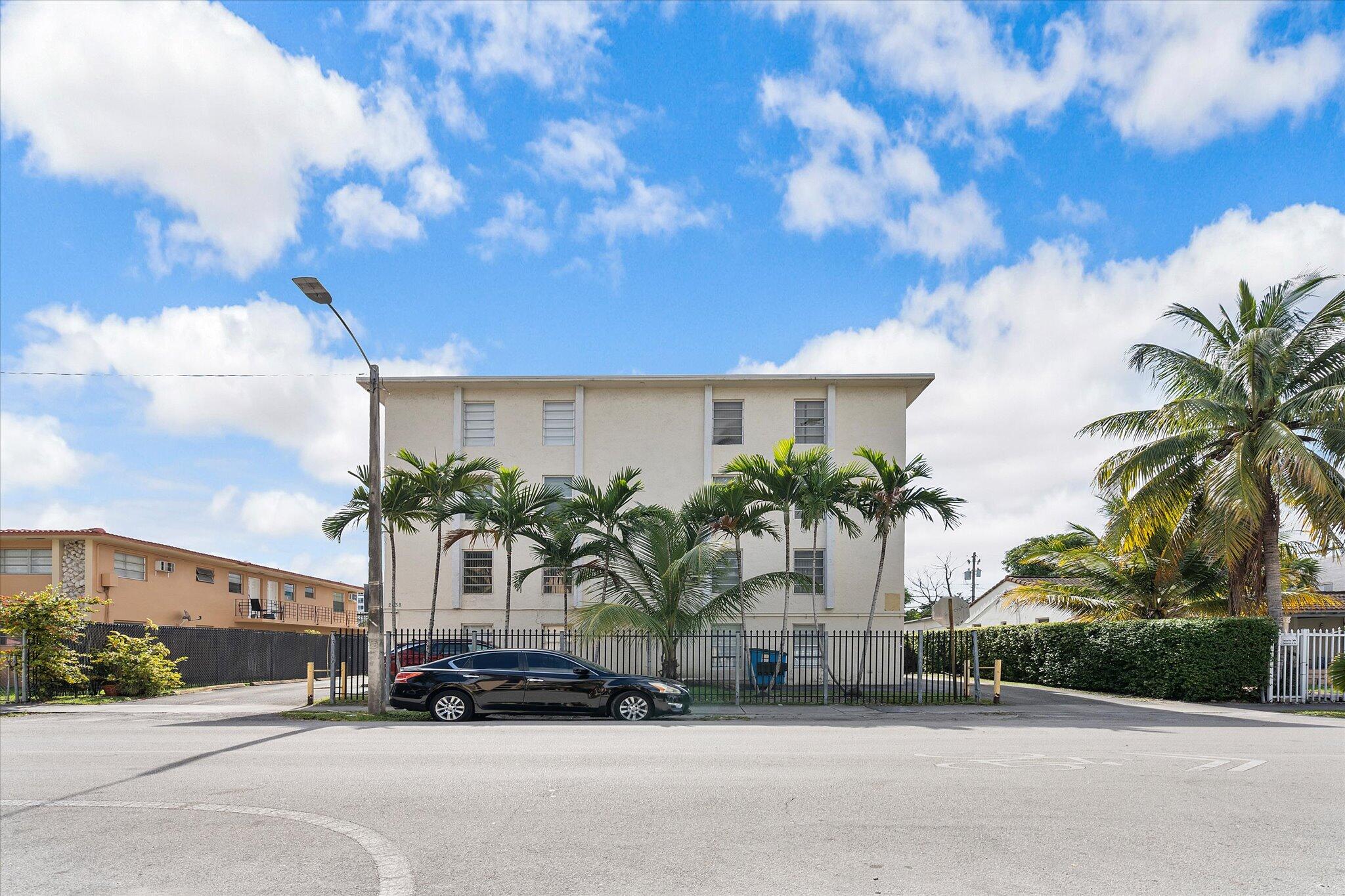 2138 SW 6th #301, Miami FL 33135