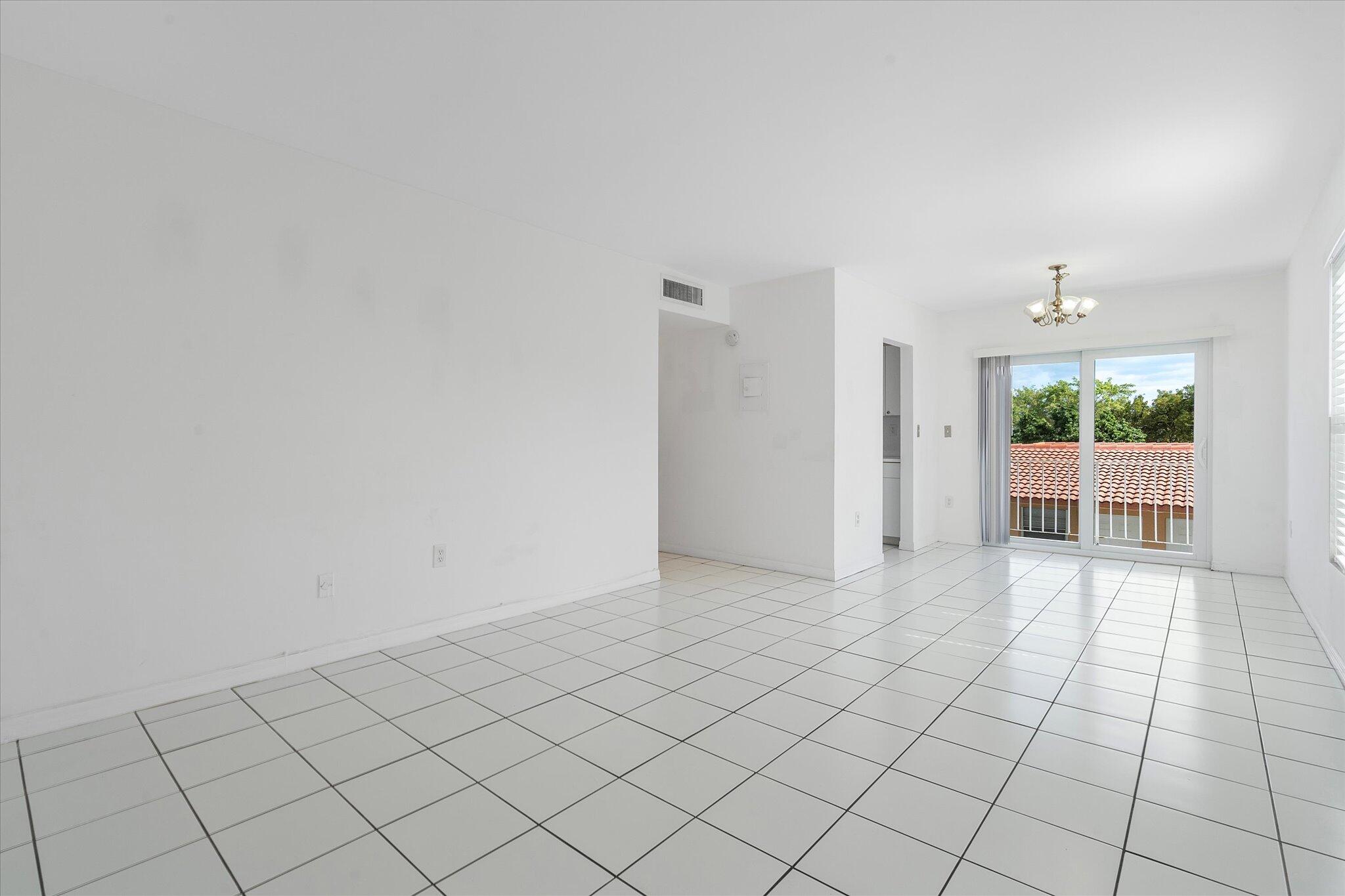 2138 SW 6th #301, Miami FL 33135