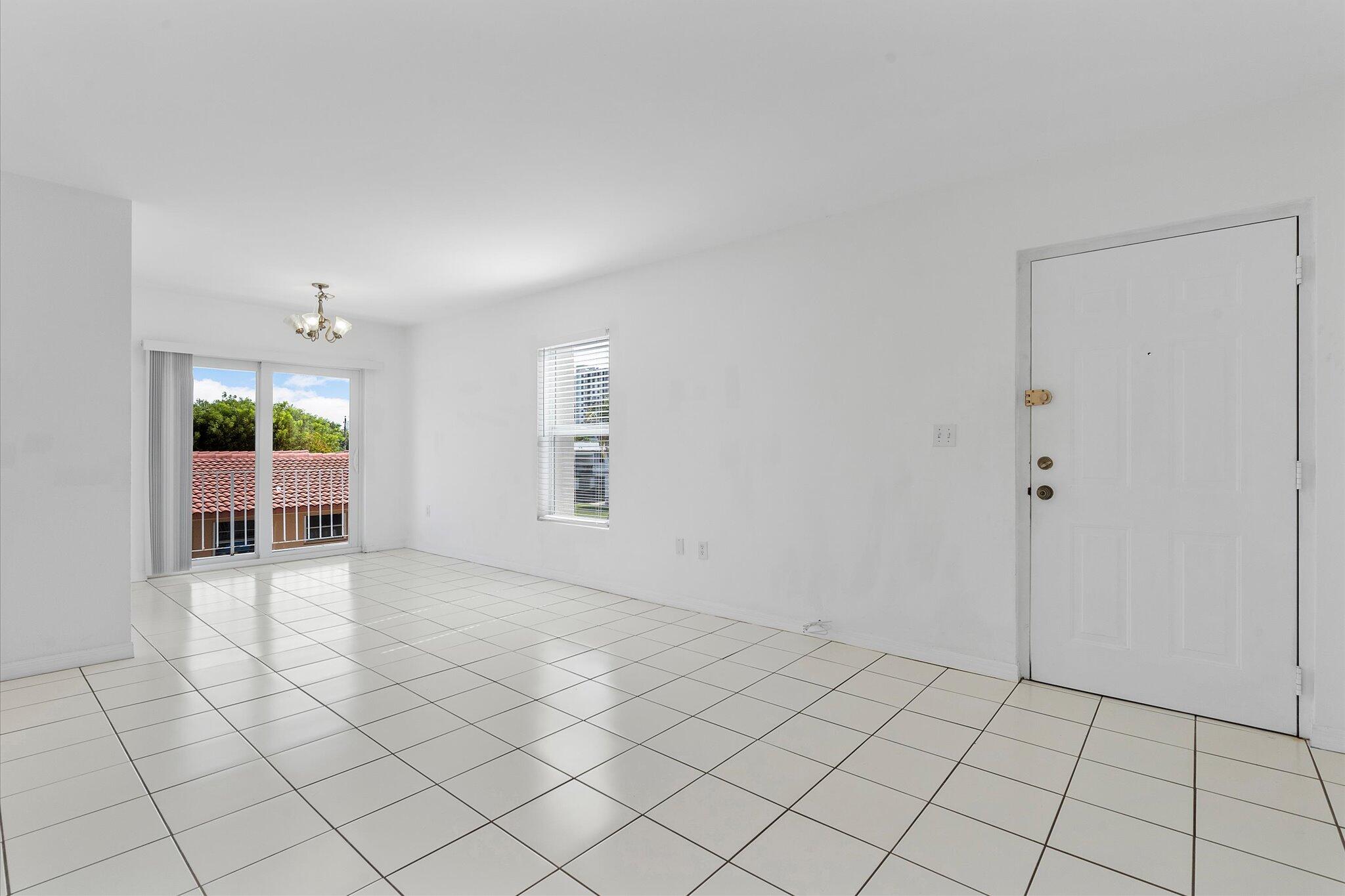 2138 SW 6th #301, Miami FL 33135