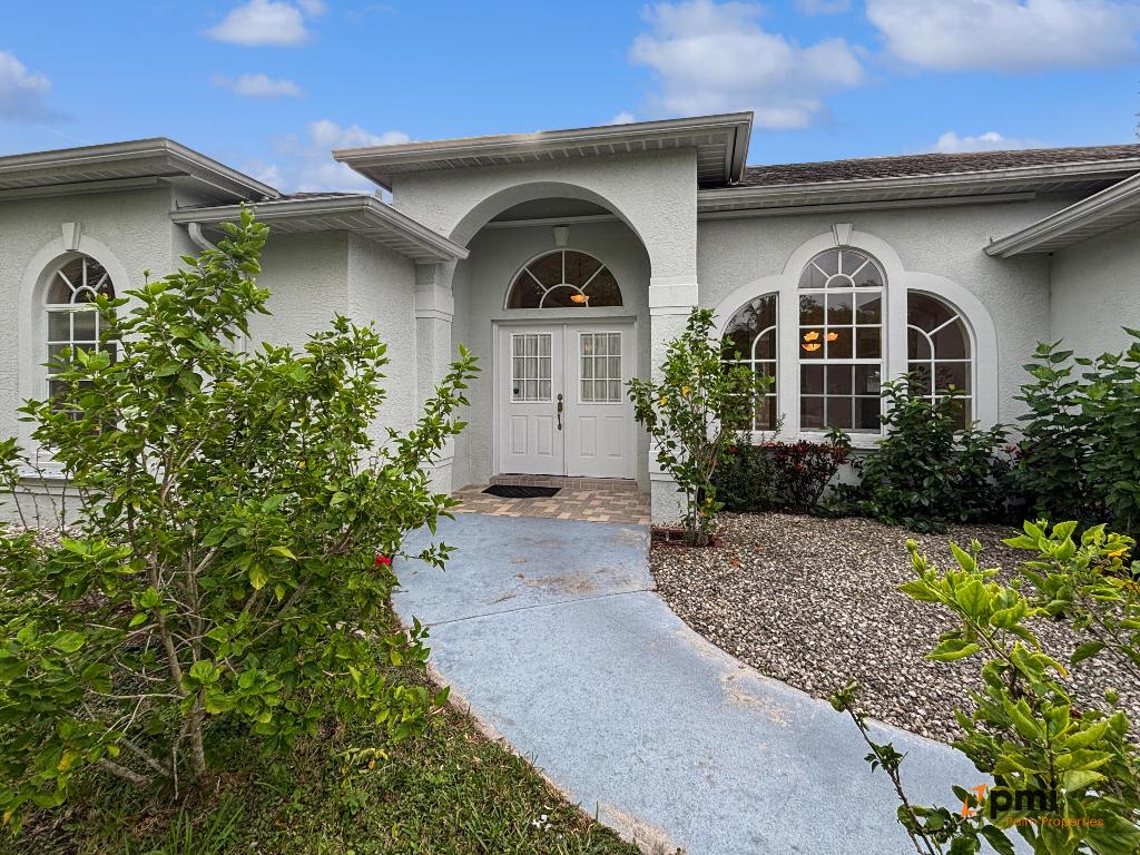 2820 SE Melaleuca, Port St Lucie FL 34952