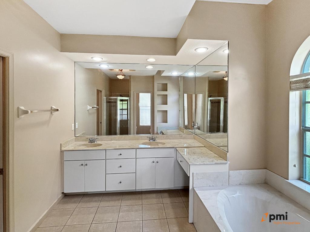 2820 SE Melaleuca, Port St Lucie FL 34952