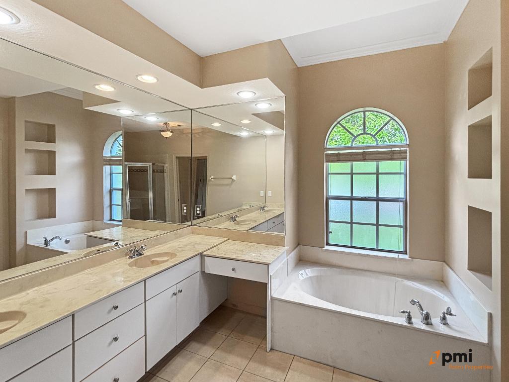 2820 SE Melaleuca, Port St Lucie FL 34952