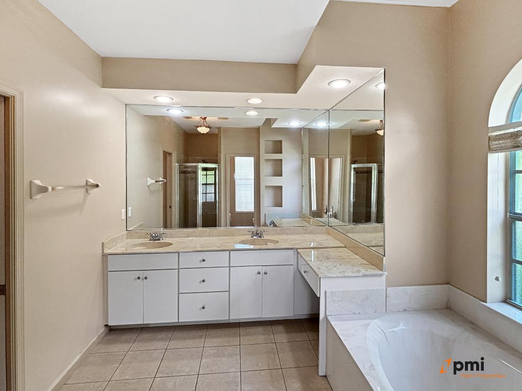 2820 SE Melaleuca, Port St Lucie FL 34952