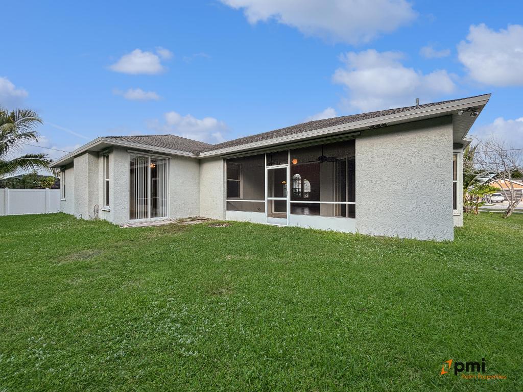 2820 SE Melaleuca, Port St Lucie FL 34952