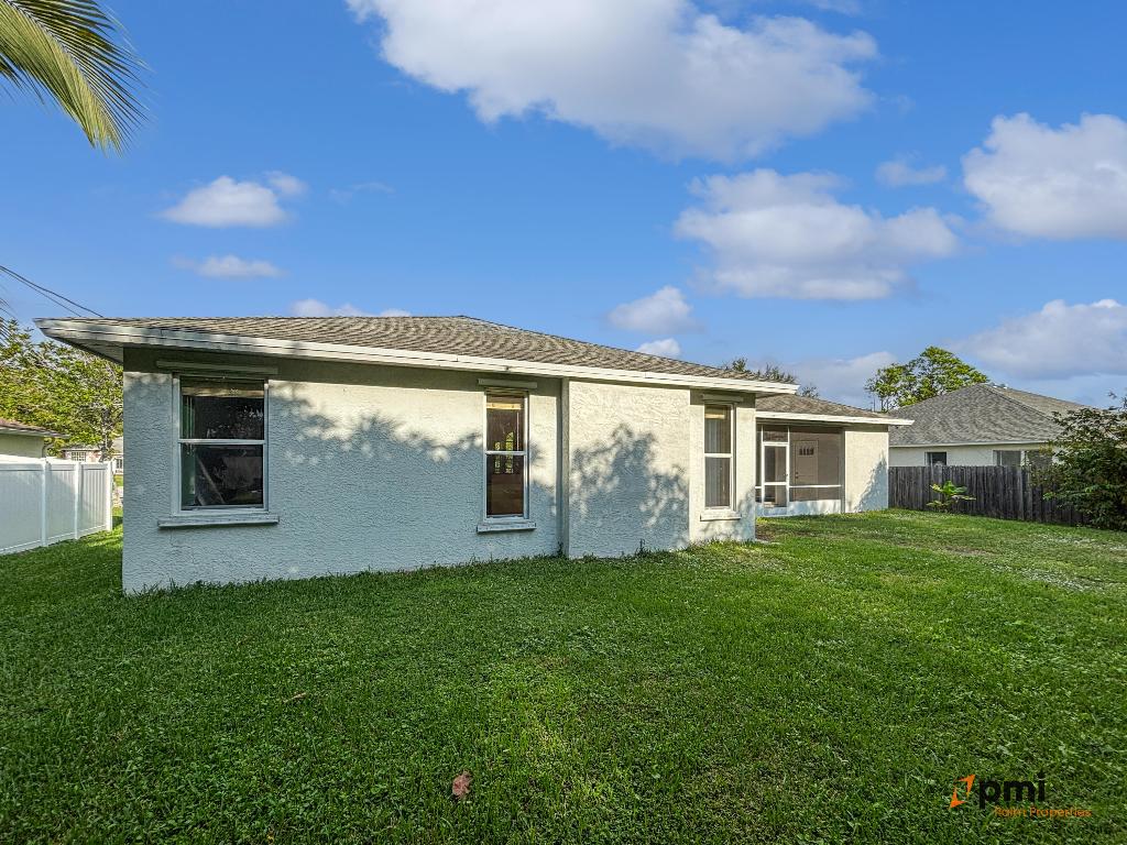 2820 SE Melaleuca, Port St Lucie FL 34952