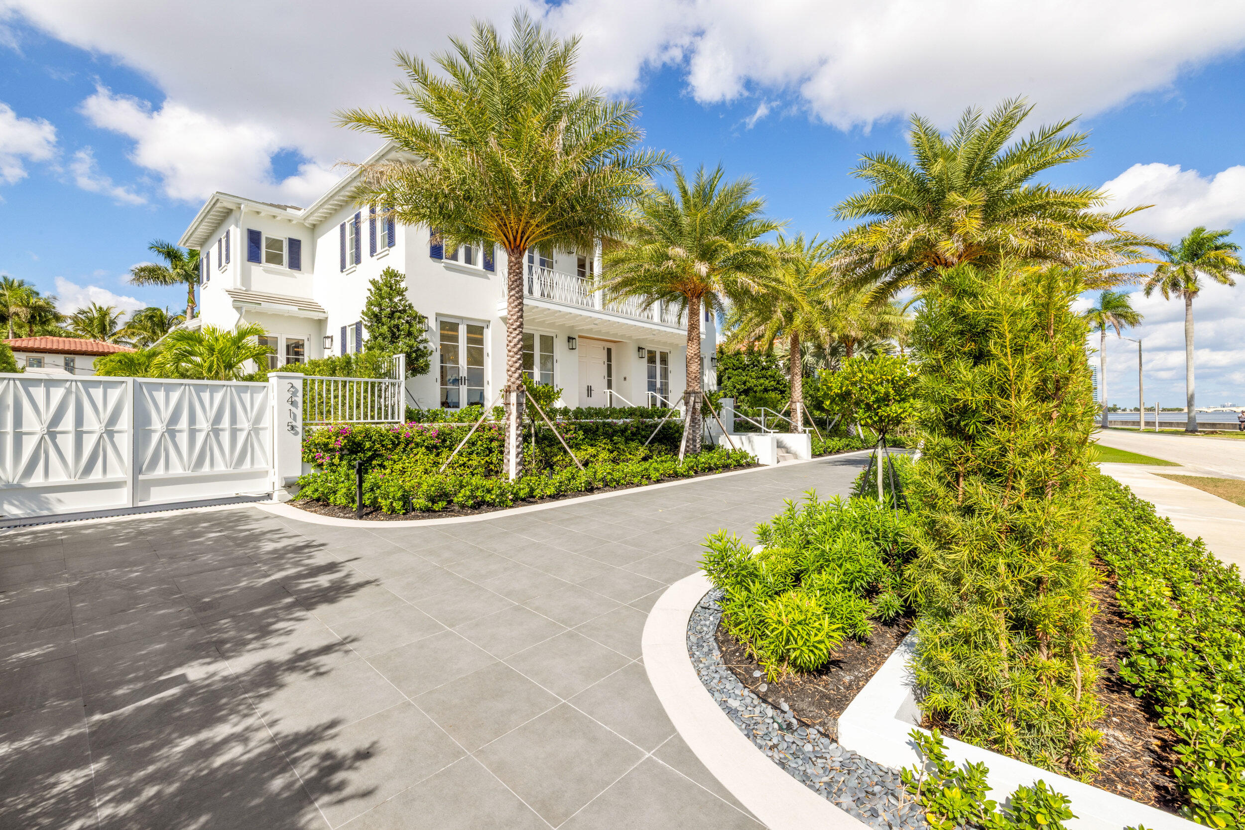 2415 S Flagler, West Palm Beach FL 33401