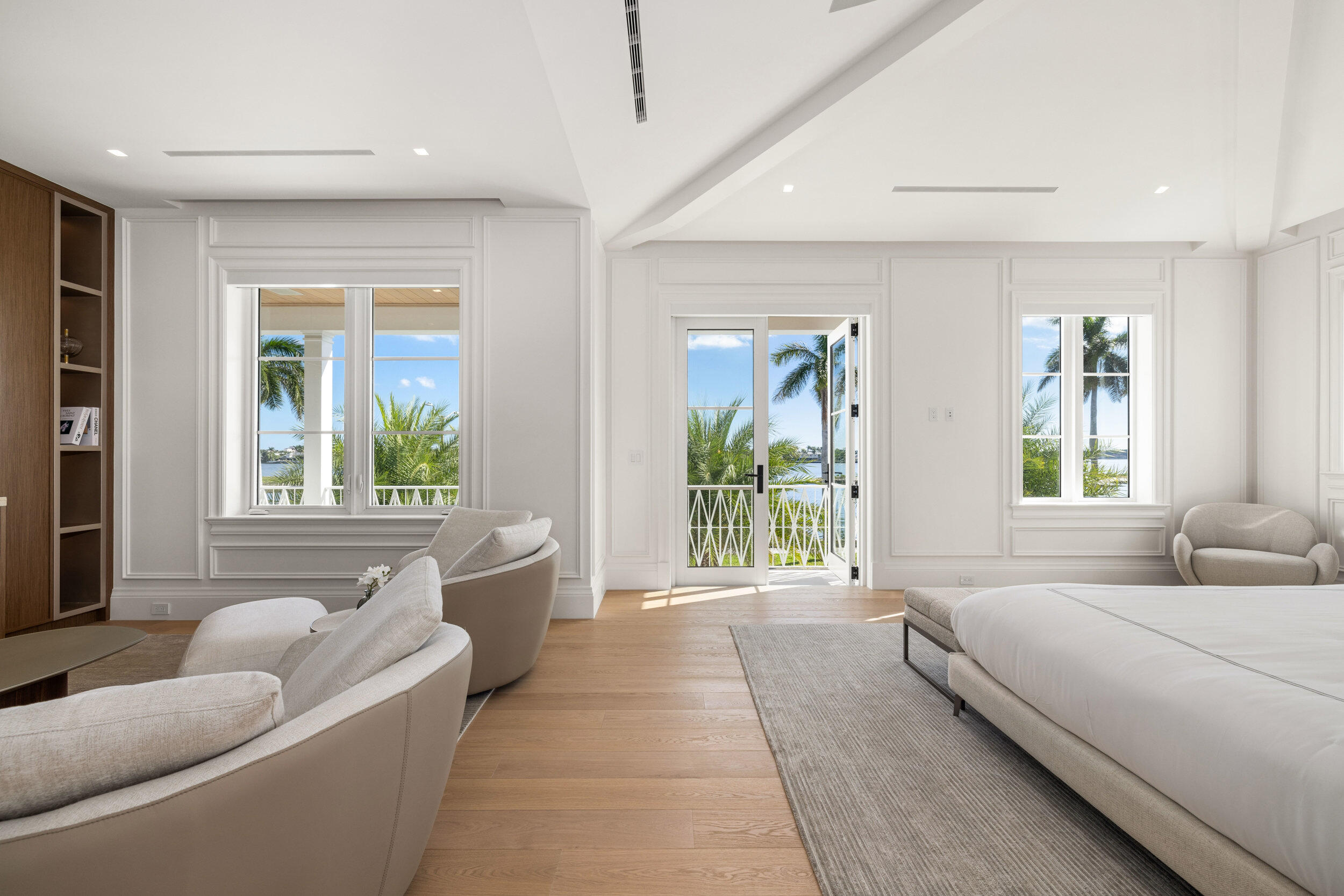 2415 S Flagler, West Palm Beach FL 33401