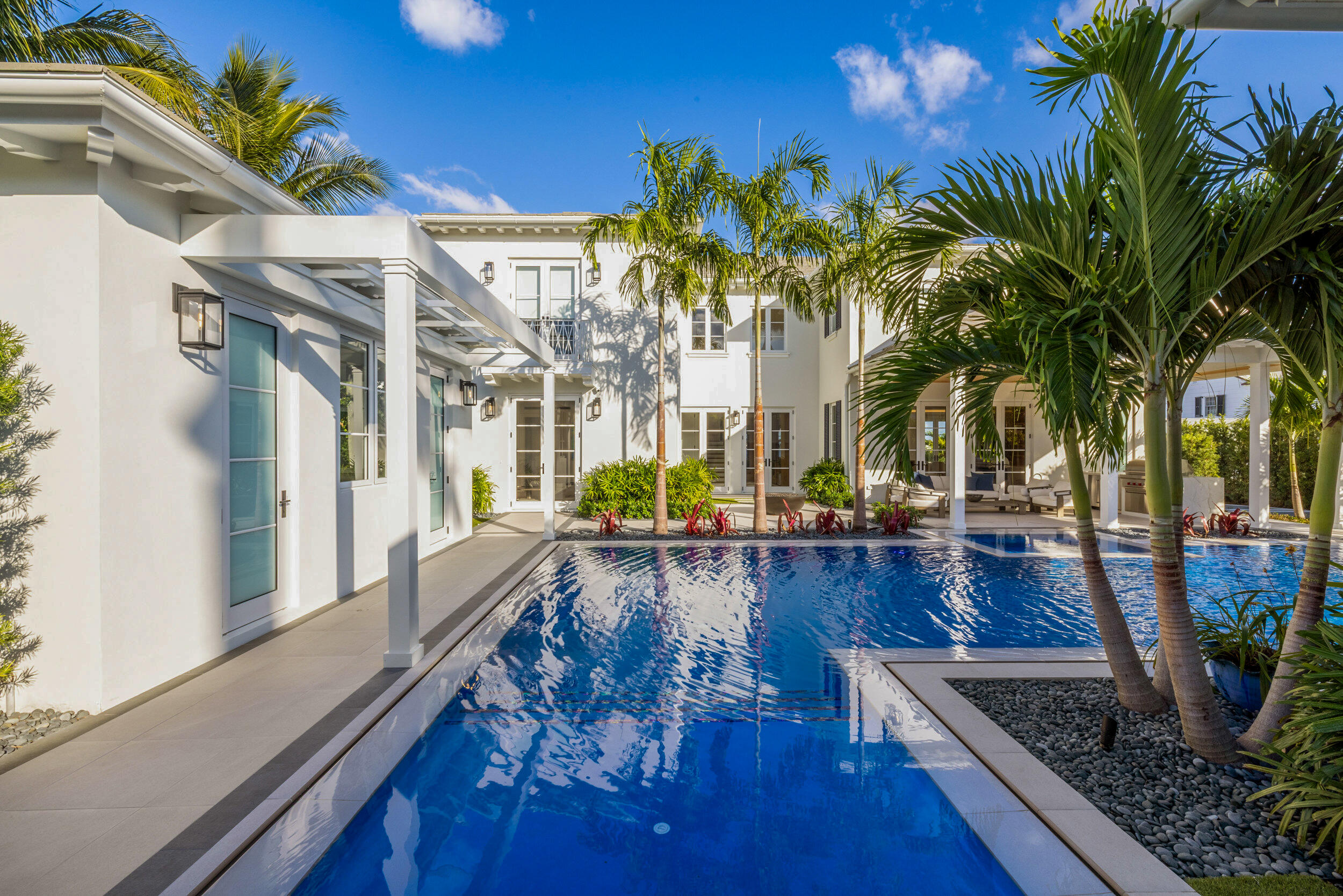 2415 S Flagler, West Palm Beach FL 33401