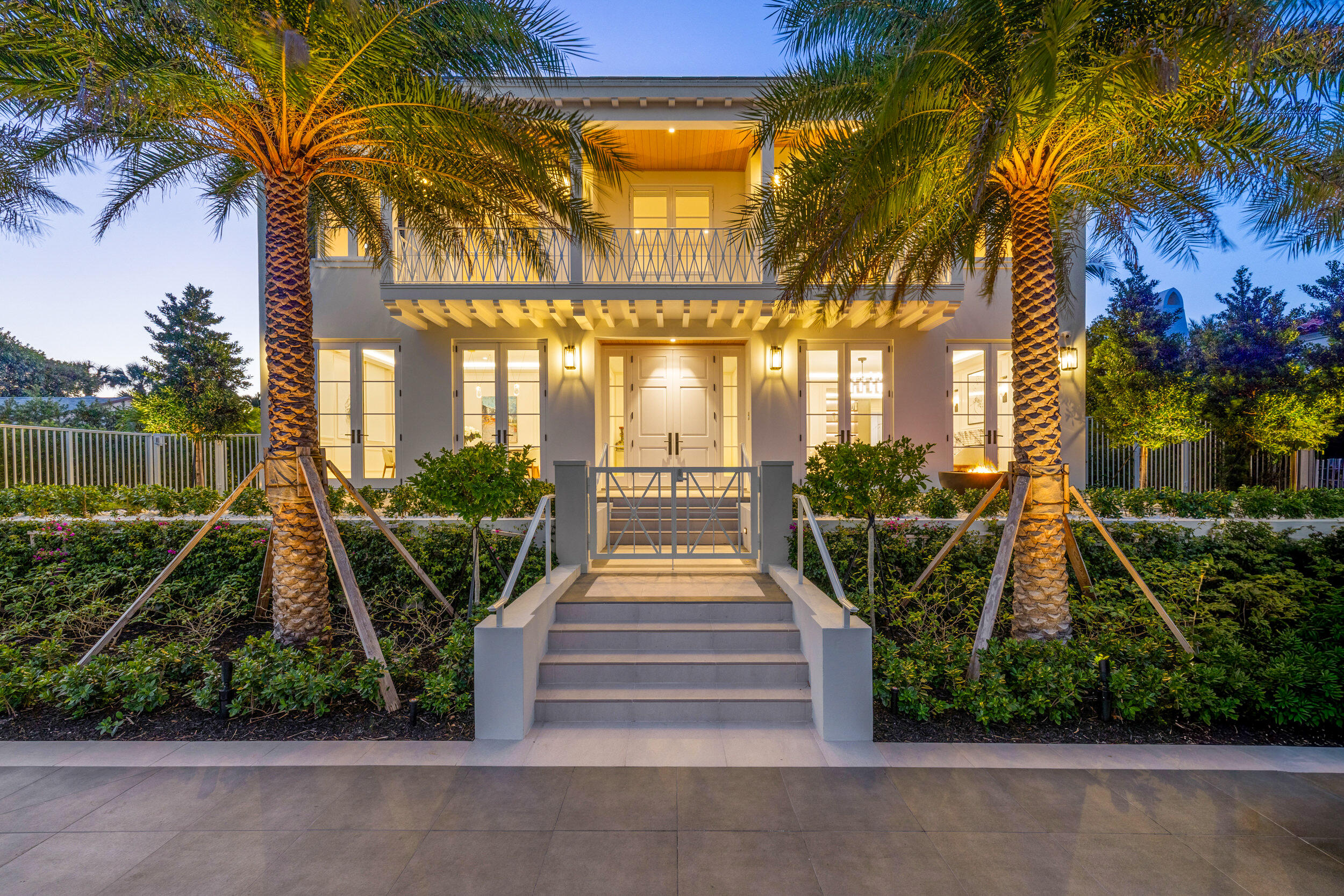 2415 S Flagler, West Palm Beach FL 33401