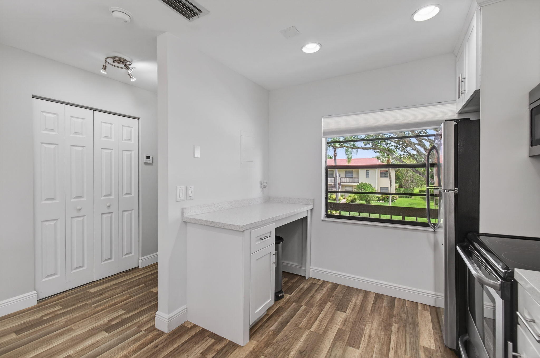 8536 Casa Del Lago #49 -B, Boca Raton FL 33433
