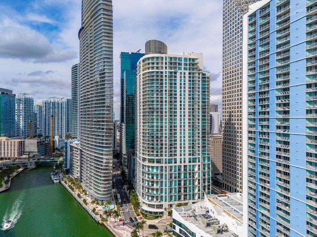 300 S Biscayne #T-3604, Miami FL 33131