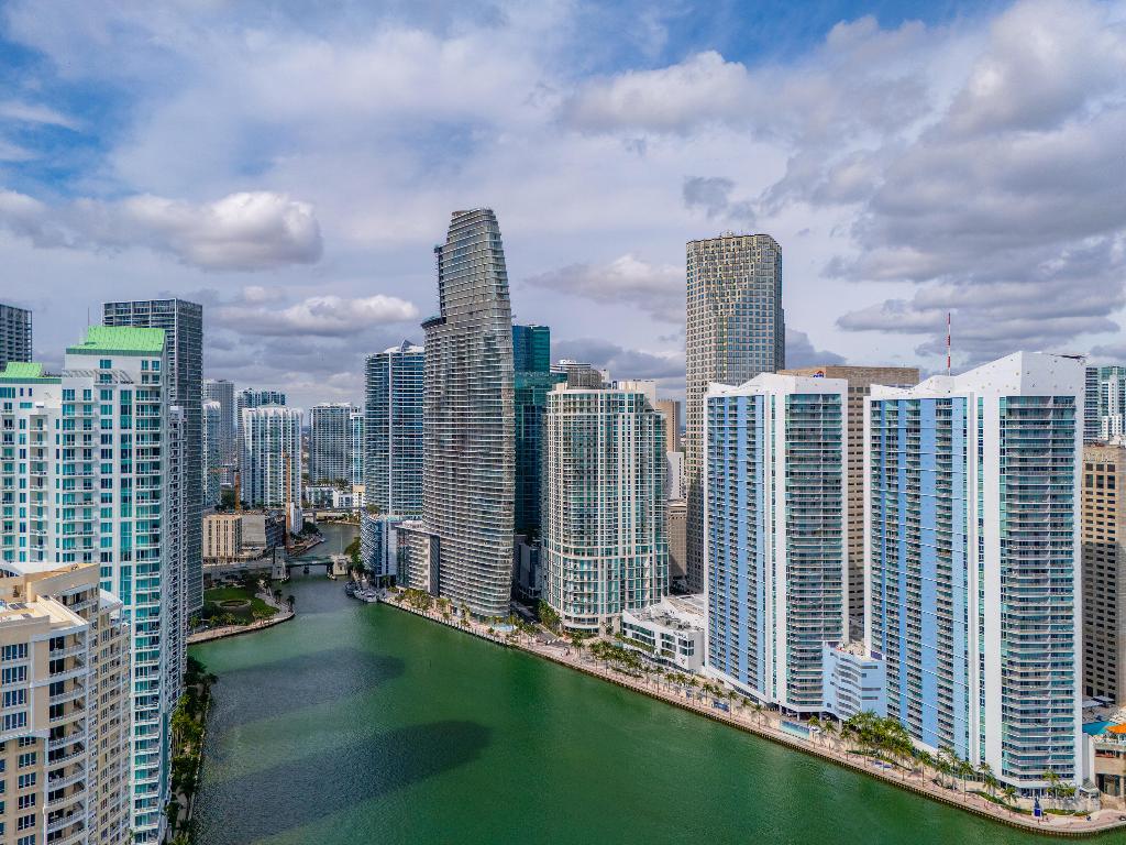 300 S Biscayne #T-3604, Miami FL 33131