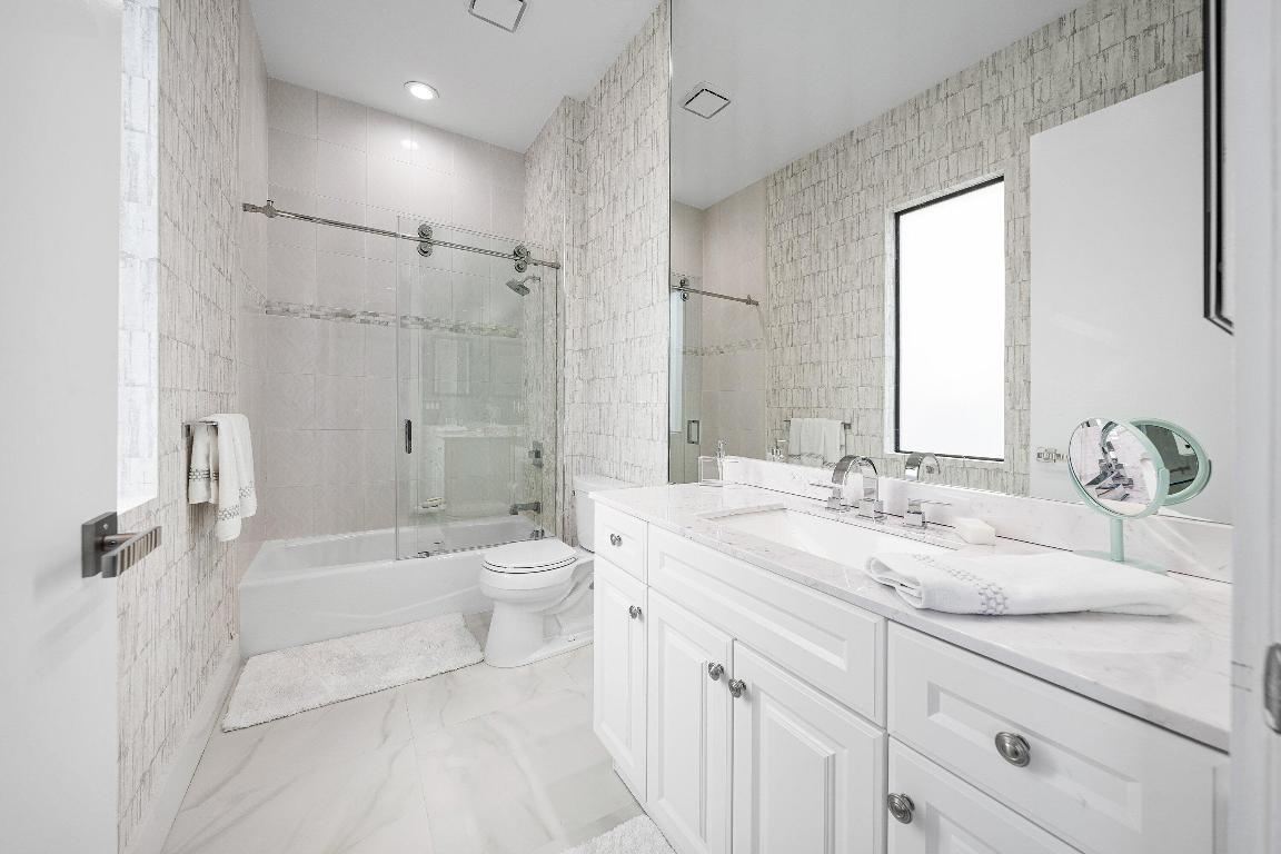 4760 Bocaire, Boca Raton FL 33487