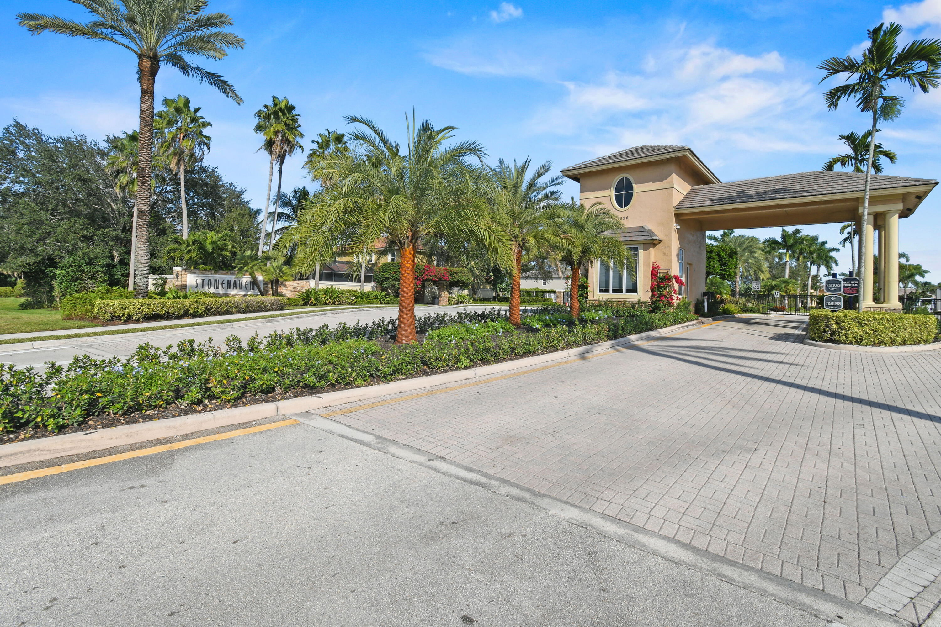 9863 Royal Cardigan, West Palm Beach FL 33411