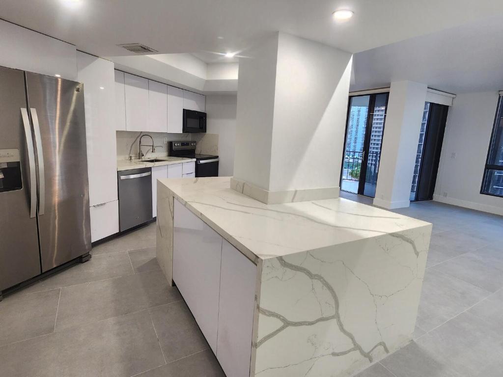 520 Brickell Key #A-1200, Miami FL 33131