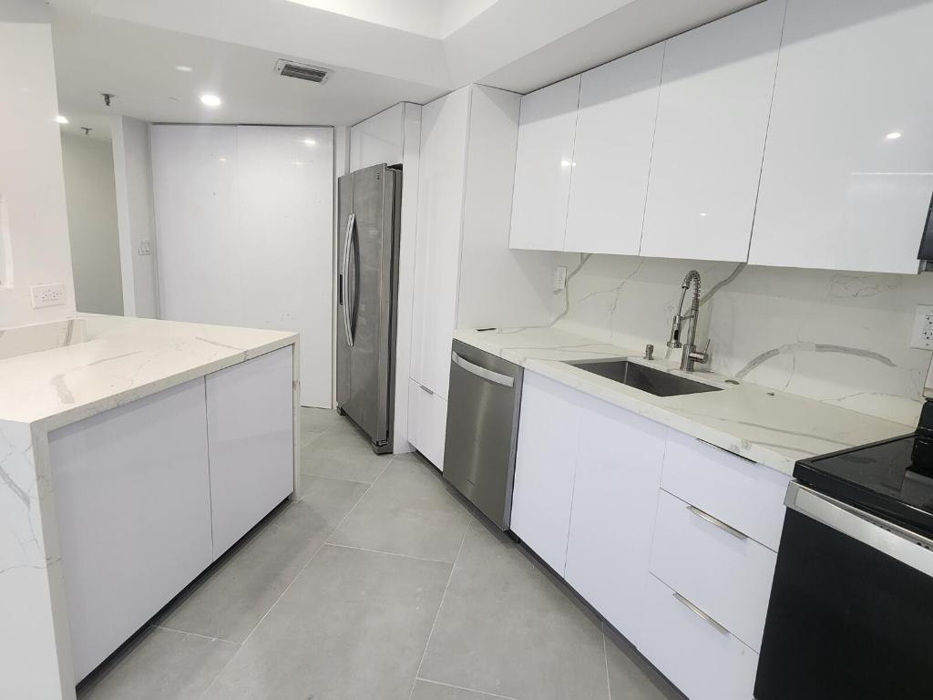 520 Brickell Key #A-1200, Miami FL 33131