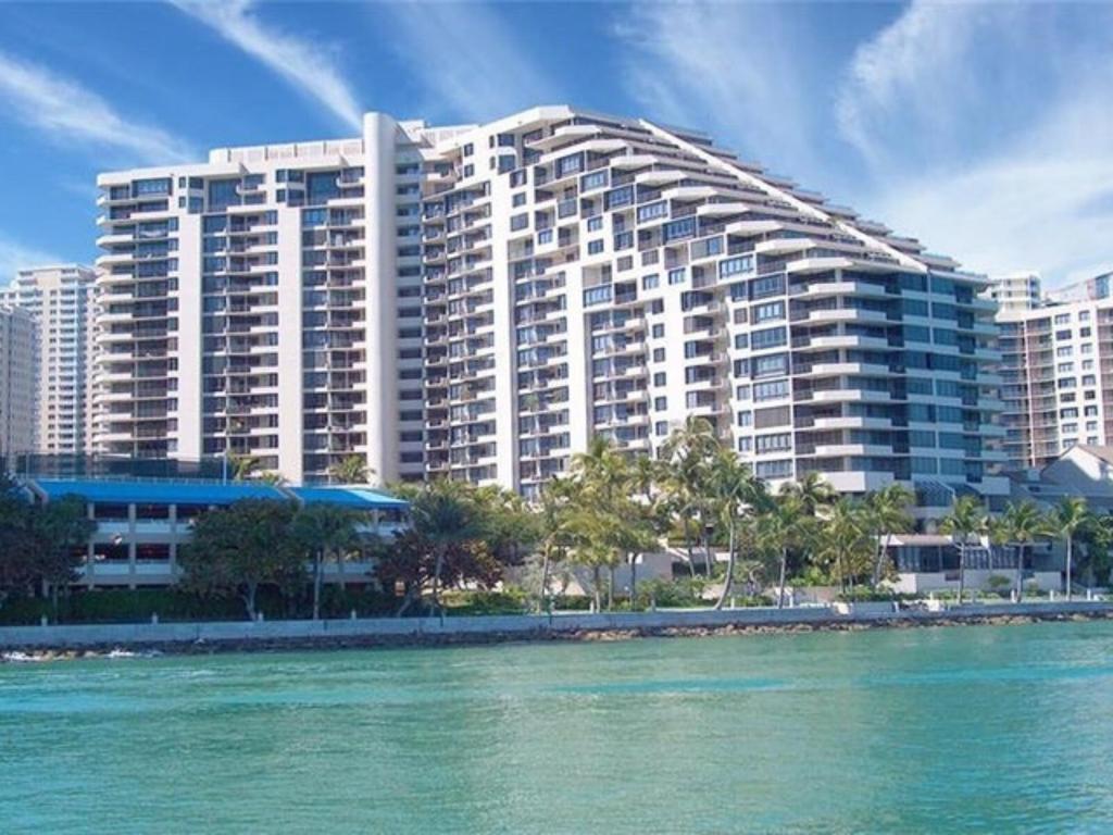 520 Brickell Key #A-1200, Miami FL 33131