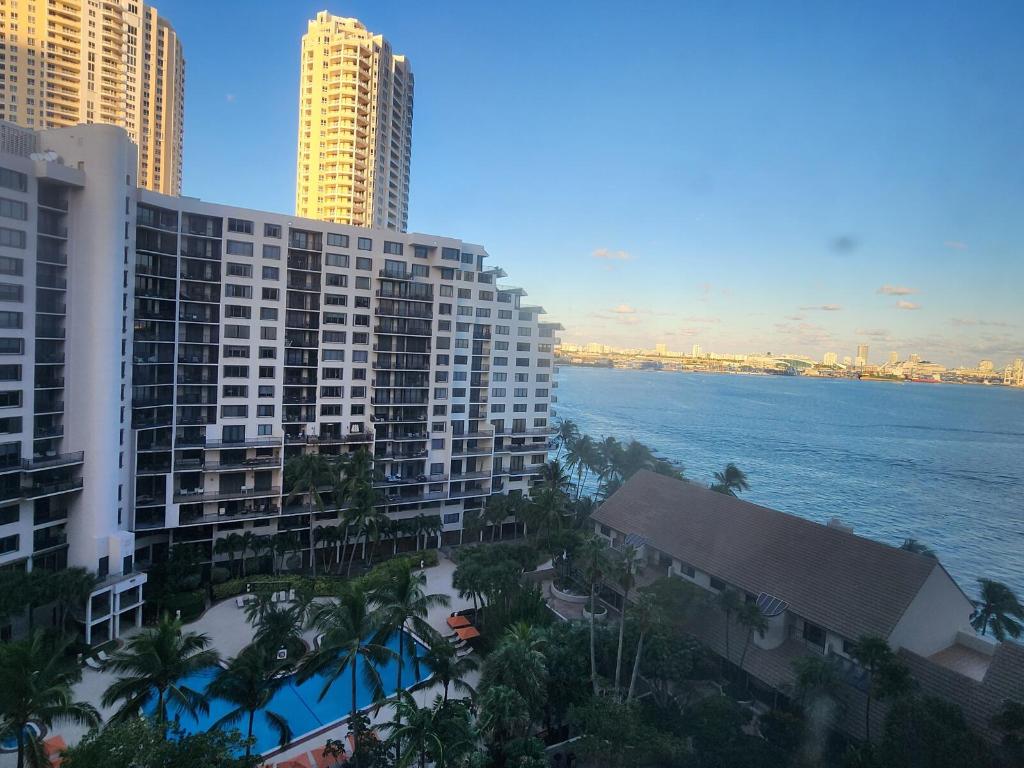 520 Brickell Key #A-1200, Miami FL 33131