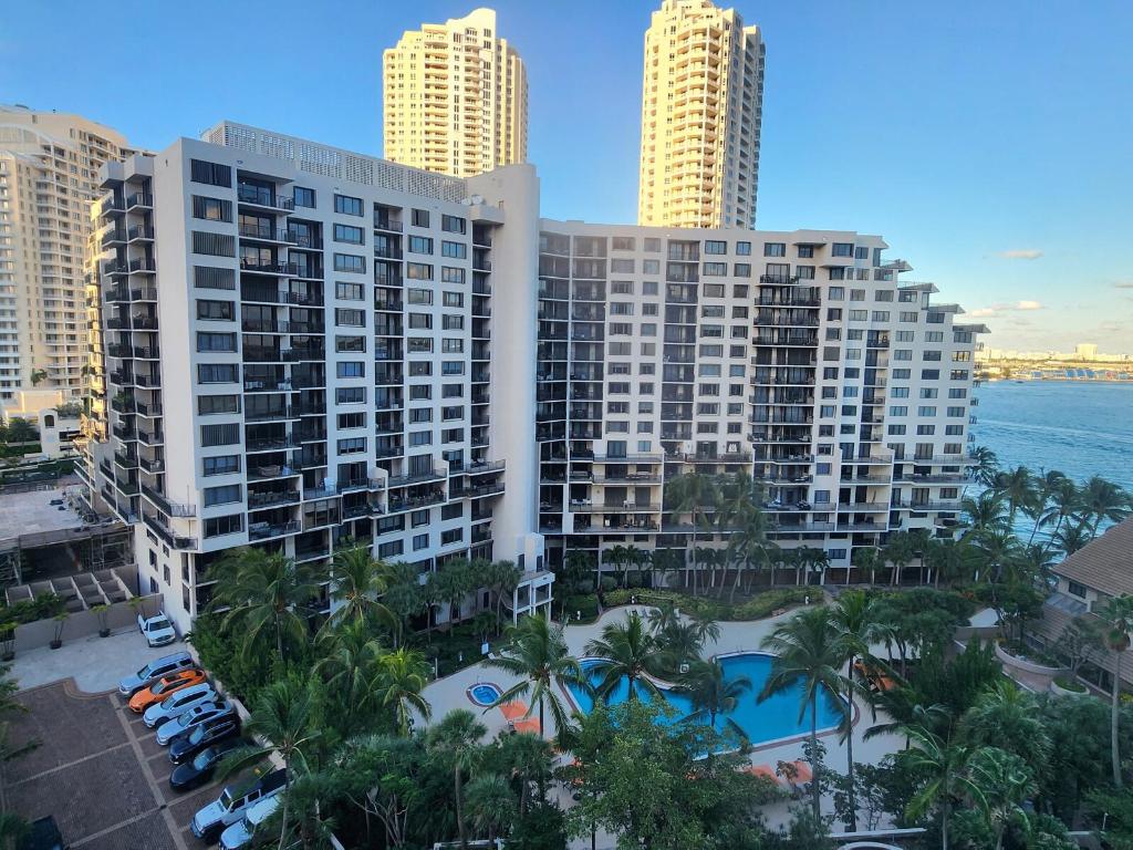 520 Brickell Key #A-1200, Miami FL 33131