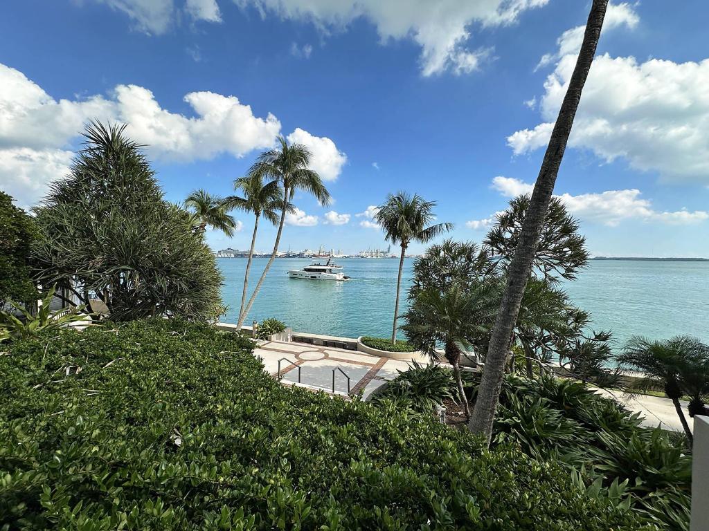 520 Brickell Key #A-1200, Miami FL 33131