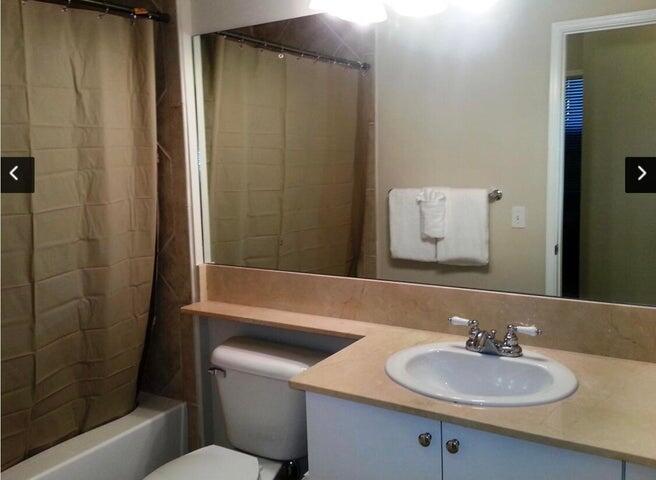804 E Windward #119, Lantana FL 33462