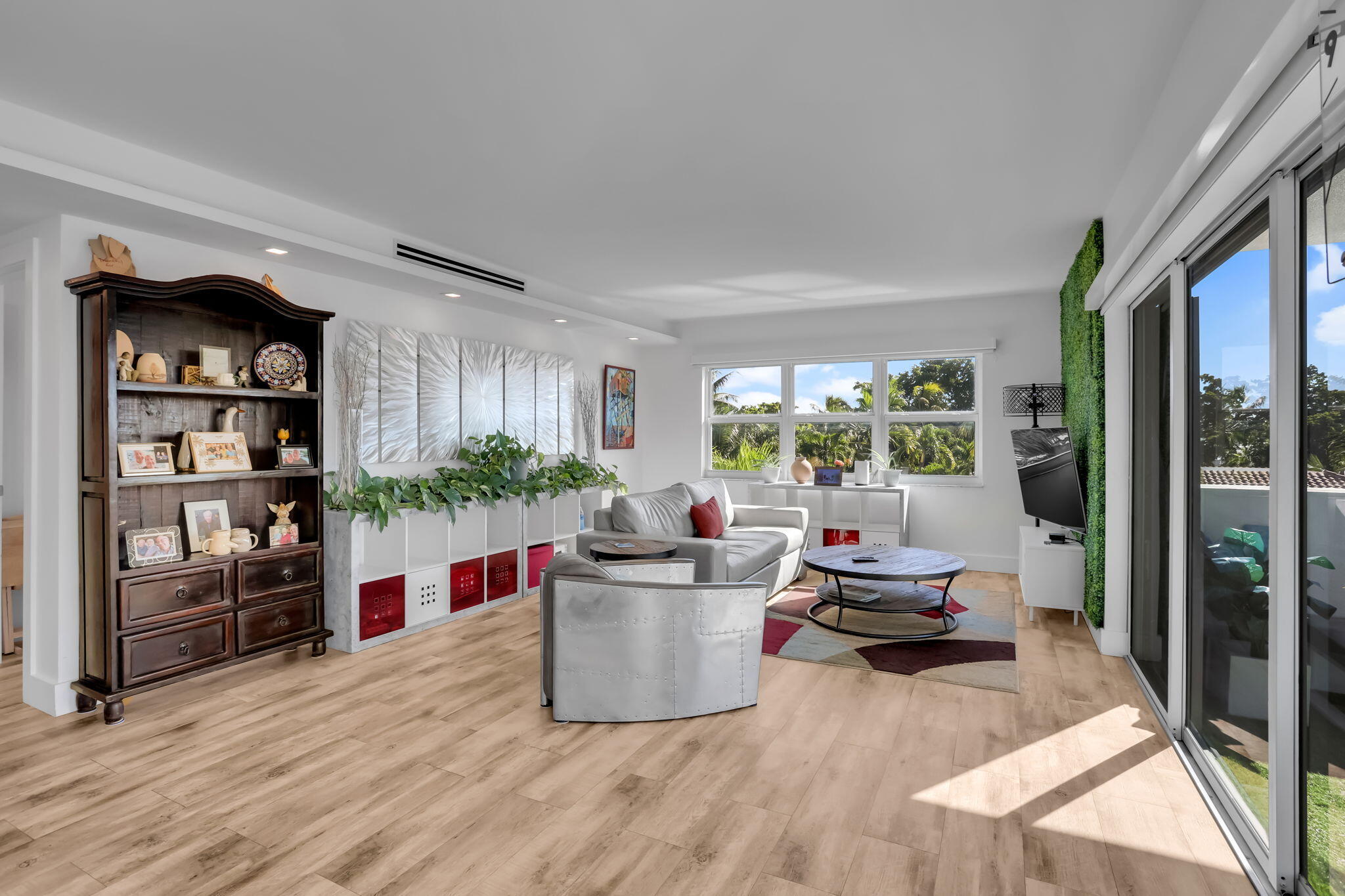 1839 Middle River #303, Fort Lauderdale FL 33305