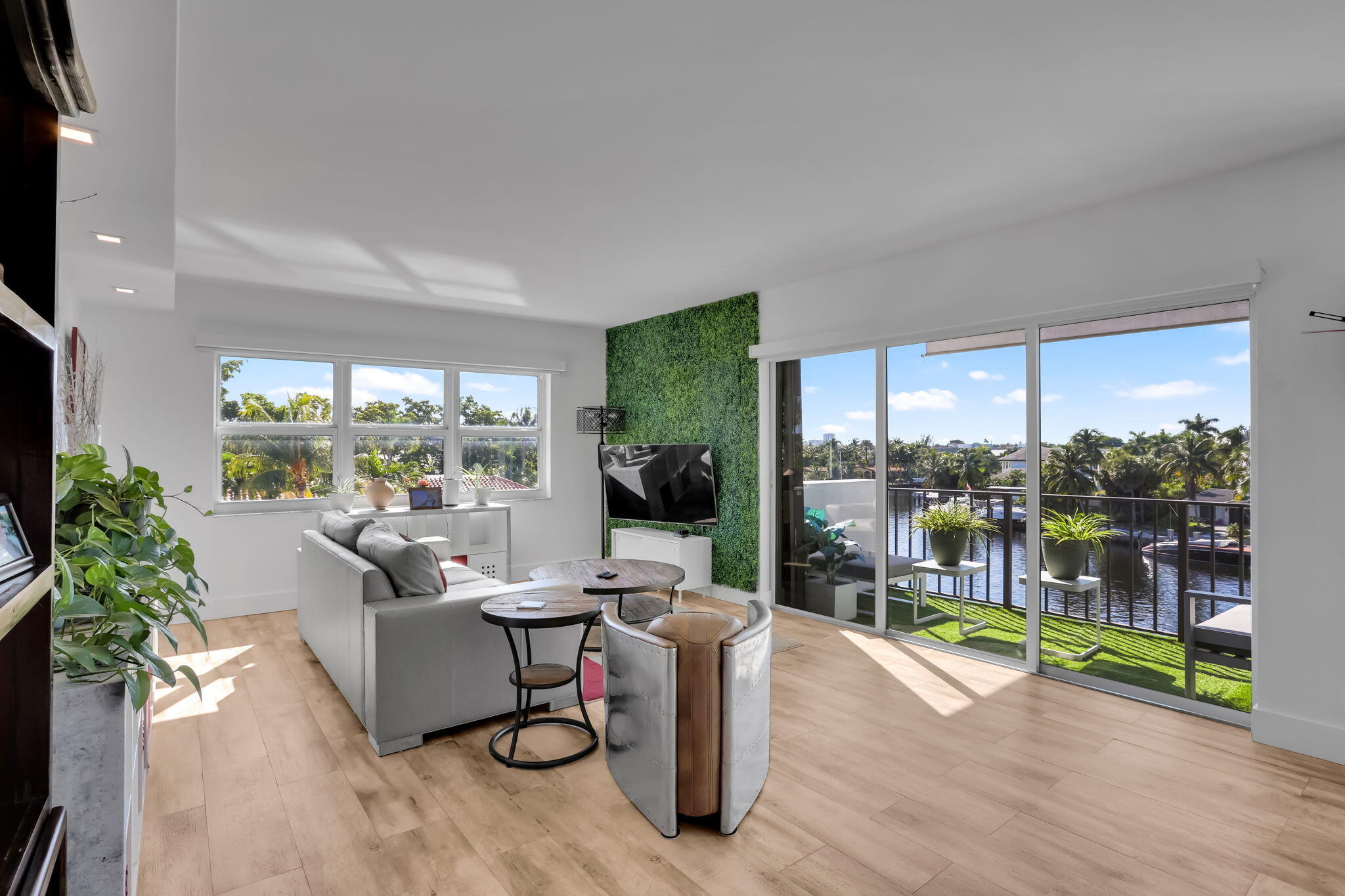 1839 Middle River #303, Fort Lauderdale FL 33305