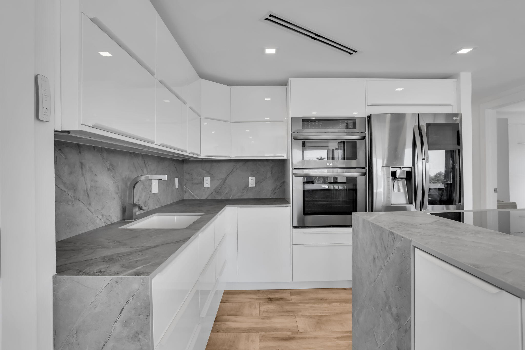 1839 Middle River #303, Fort Lauderdale FL 33305