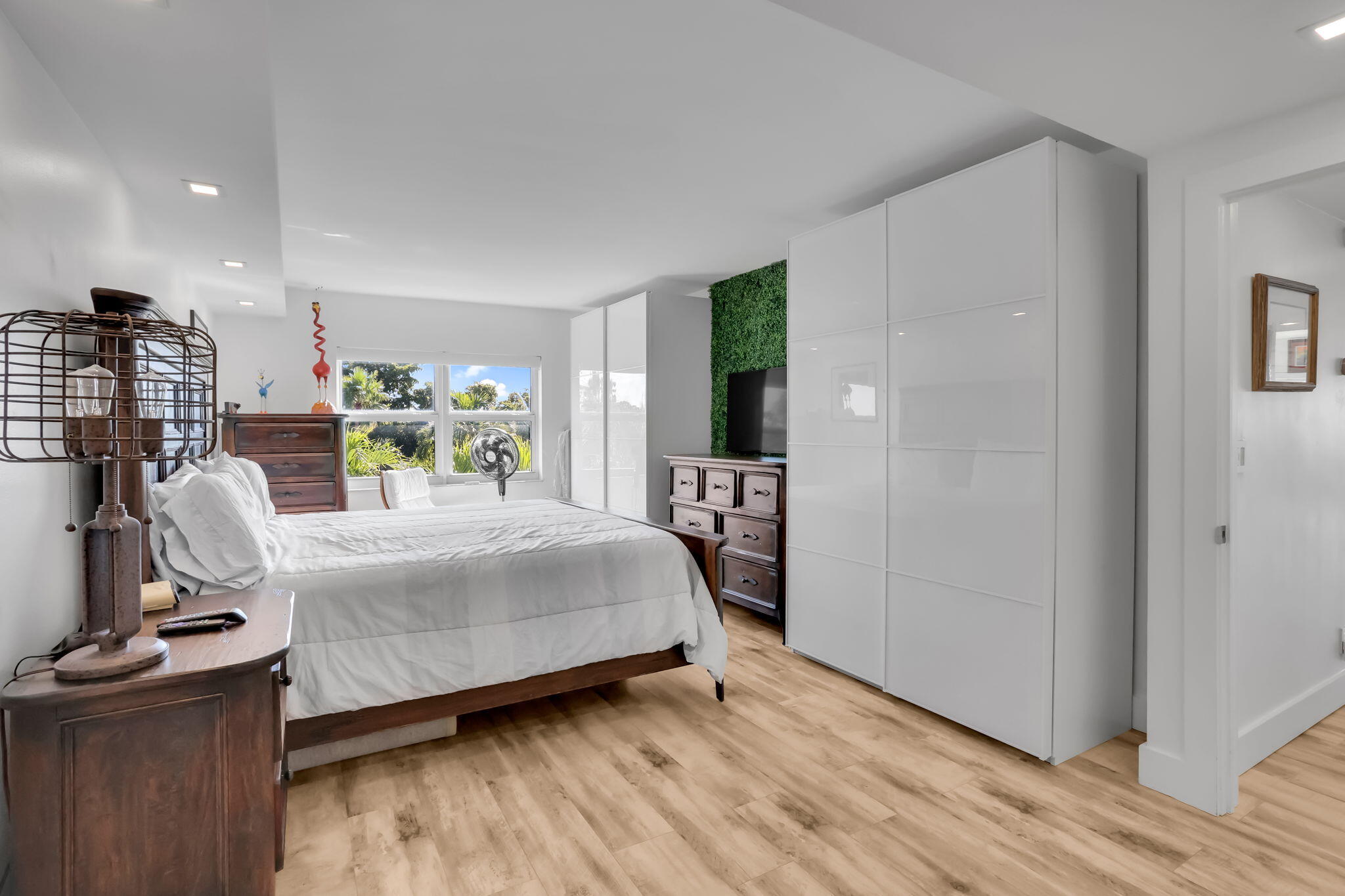 1839 Middle River #303, Fort Lauderdale FL 33305