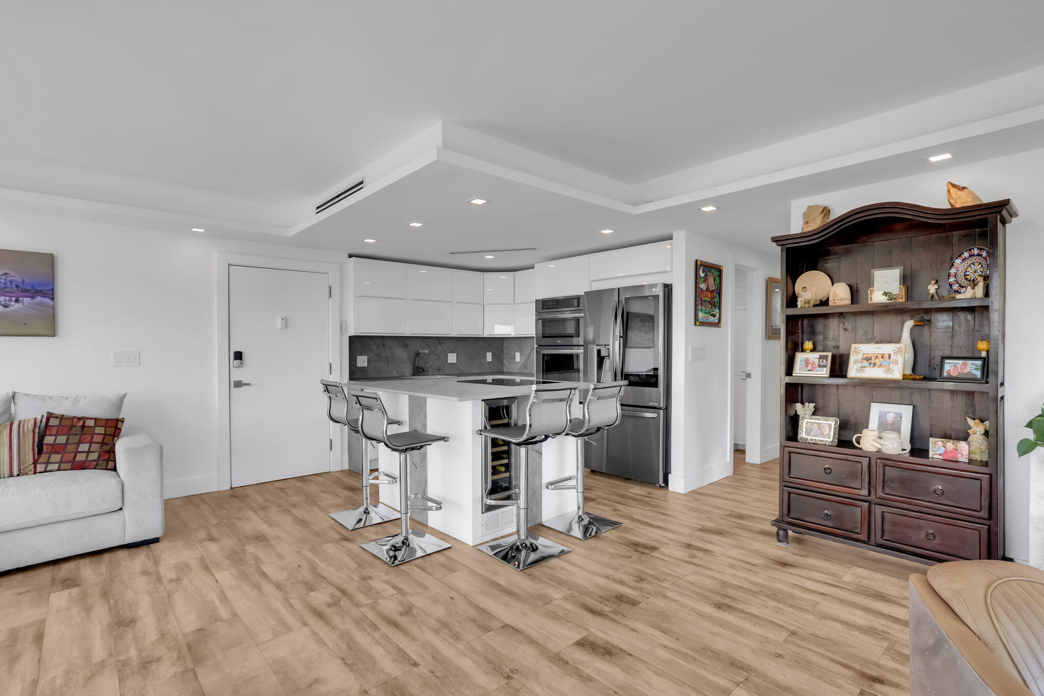 1839 Middle River #303, Fort Lauderdale FL 33305