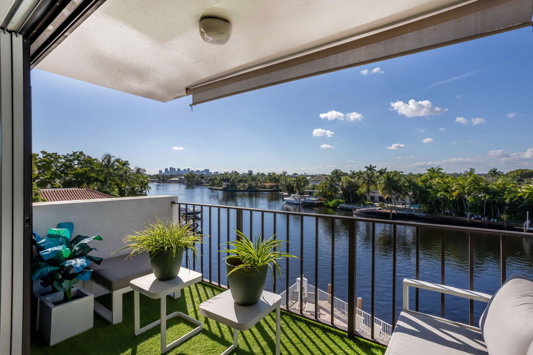 1839 Middle River #303, Fort Lauderdale FL 33305