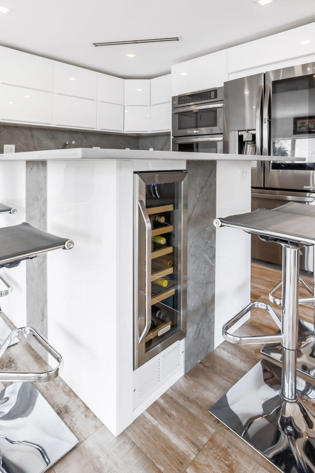 1839 Middle River #303, Fort Lauderdale FL 33305