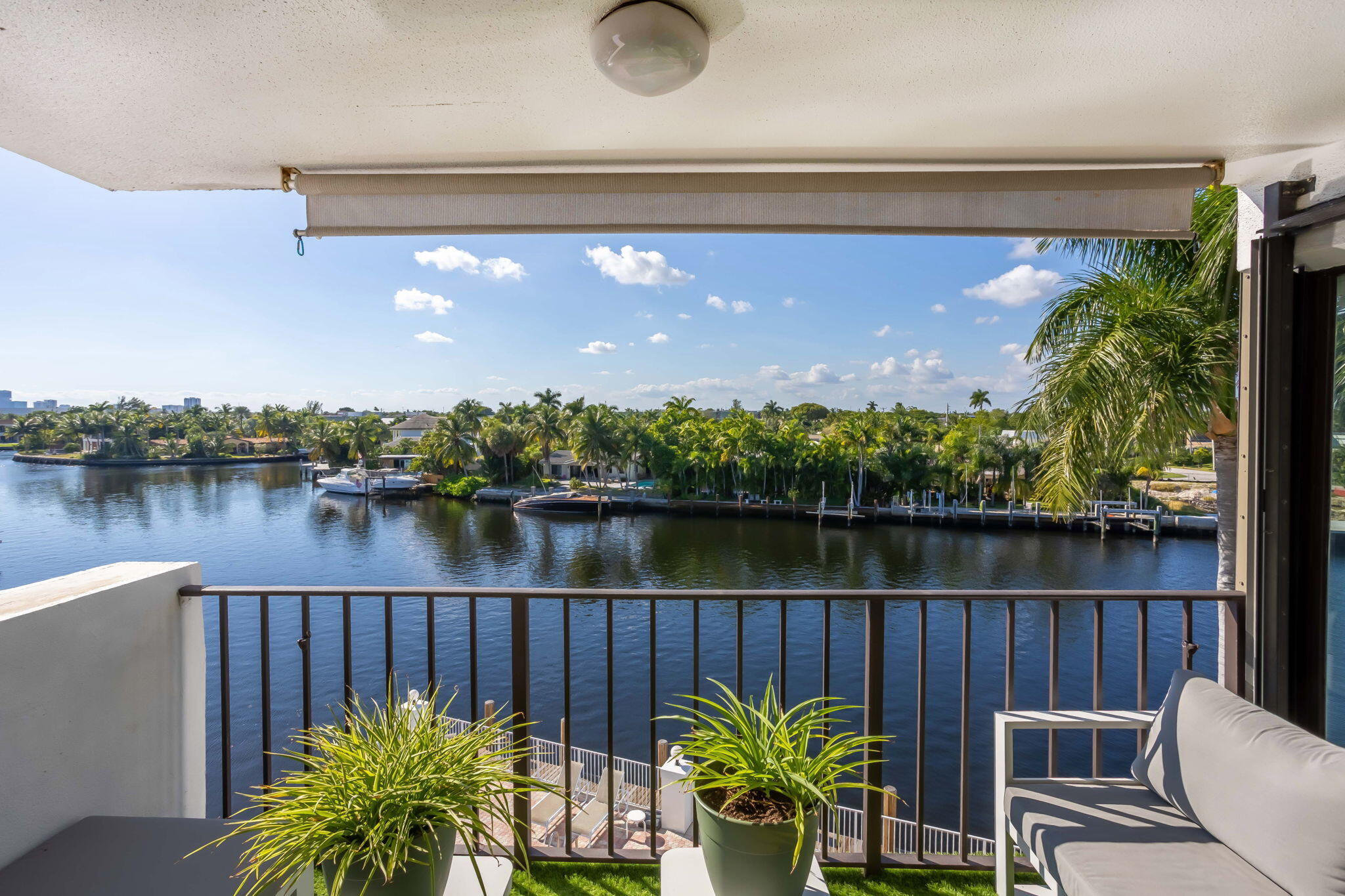 1839 Middle River #303, Fort Lauderdale FL 33305