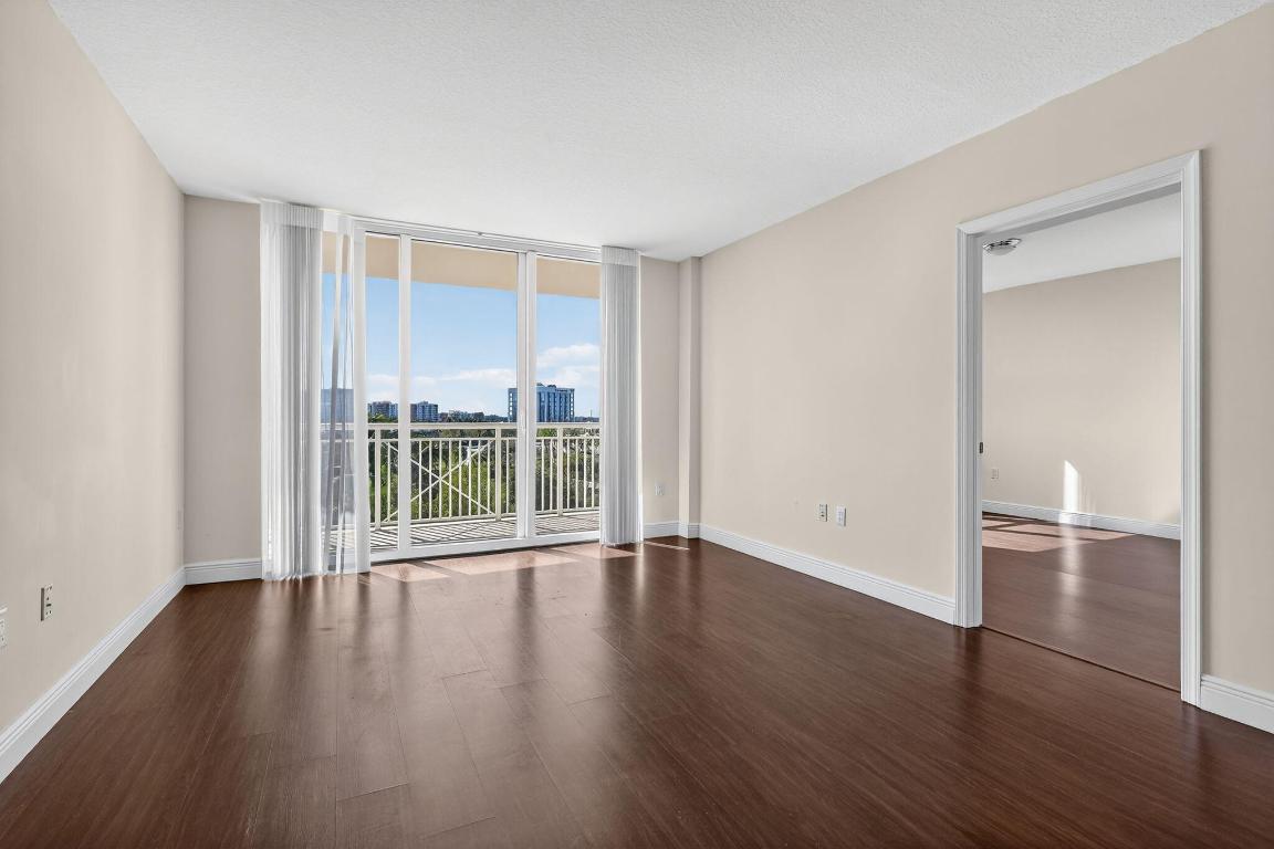 19501 W Country Club #605, Aventura FL 33180
