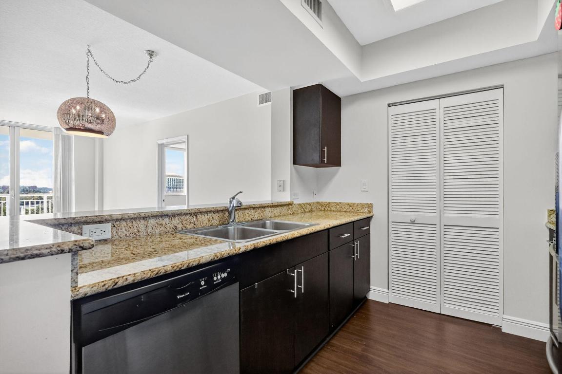 19501 W Country Club #605, Aventura FL 33180