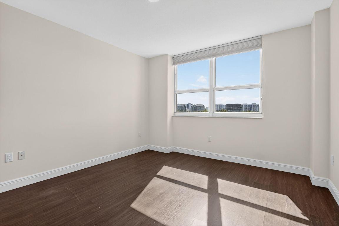 19501 W Country Club #605, Aventura FL 33180