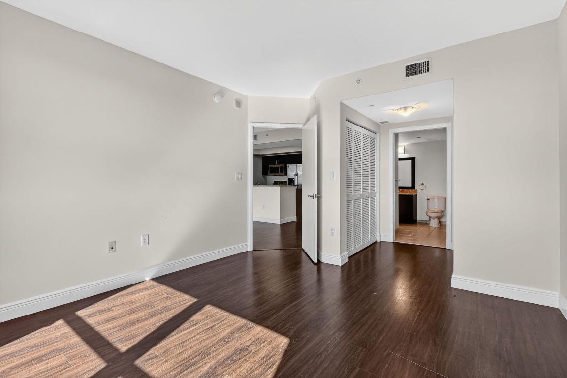 19501 W Country Club #605, Aventura FL 33180