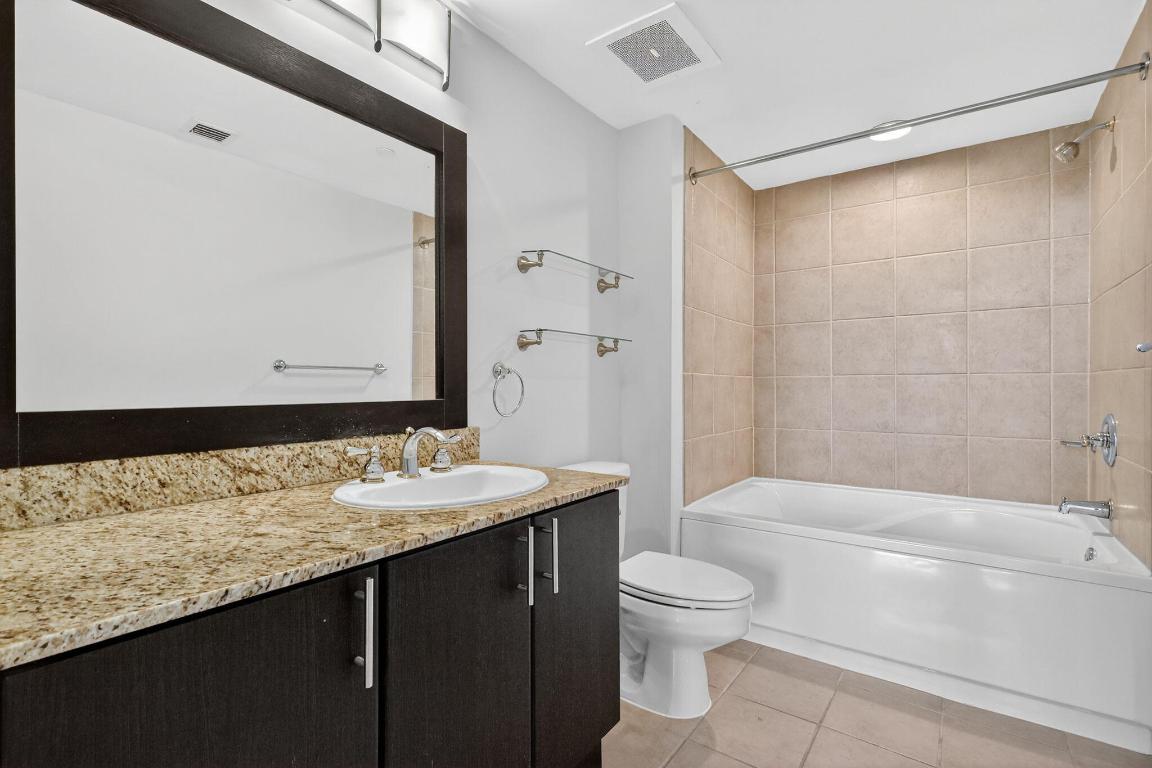 19501 W Country Club #605, Aventura FL 33180