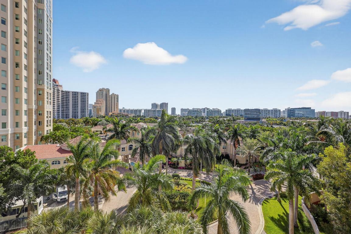 19501 W Country Club #605, Aventura FL 33180