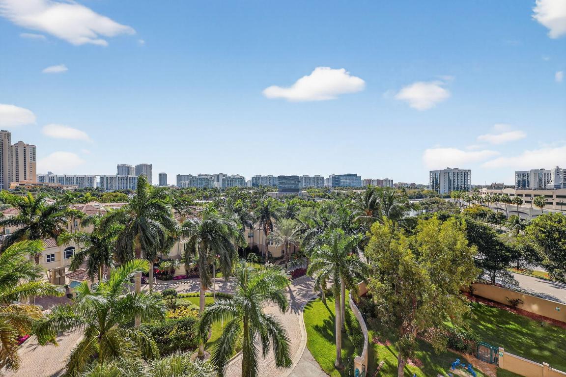 19501 W Country Club #605, Aventura FL 33180
