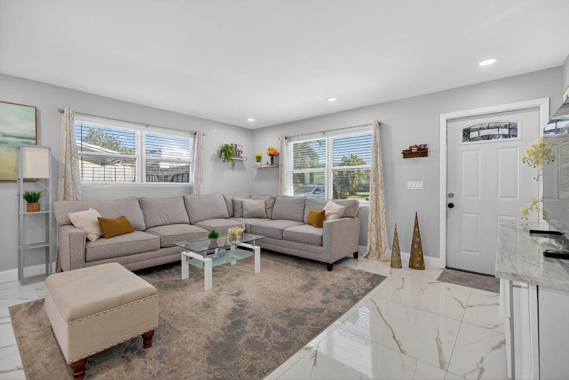 511 Iris, Palm Beach Gardens FL 33410