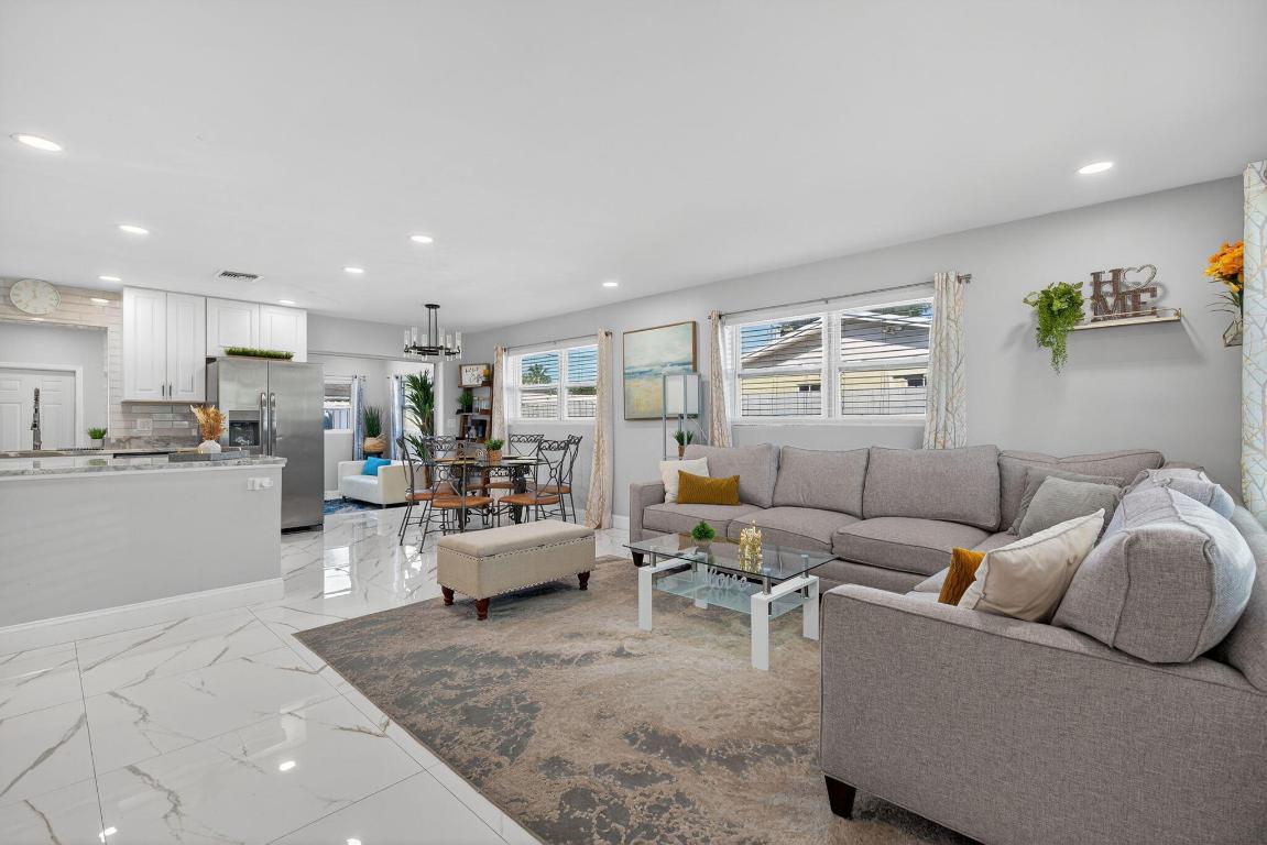 511 Iris, Palm Beach Gardens FL 33410